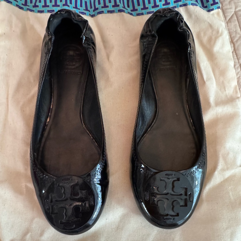 Black Patent Leather Tory Burch ballerina flats - Picture 2 of 7